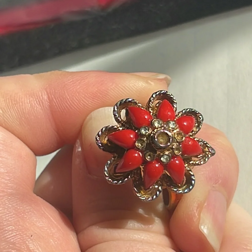 Vintage adjustable ring 🌺 - Picture 2 of 3